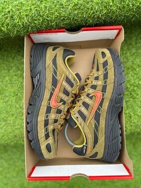 Brand new Nike P-6000 Premium Cordura Olive Flak Black Picante Red